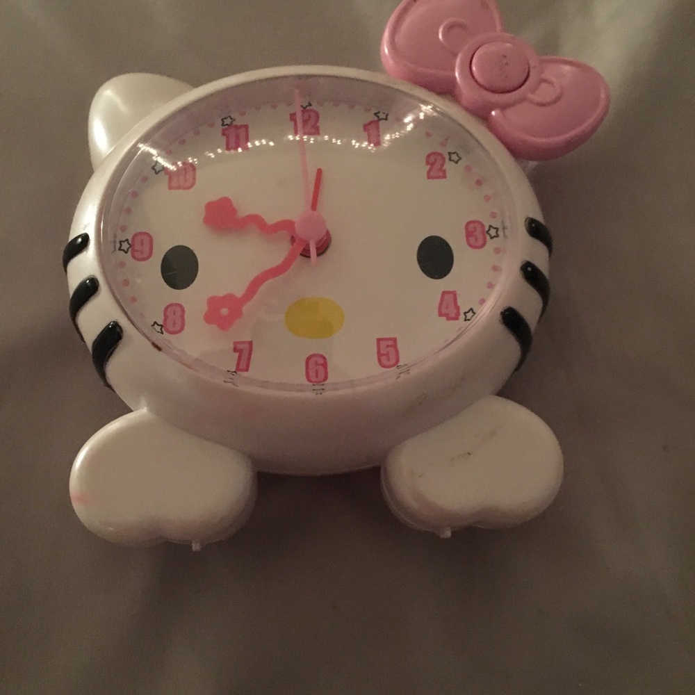 Hello Kitty Clock
